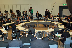 ８構成団体が会して大阪の雇用対策について活発な議論が行われた